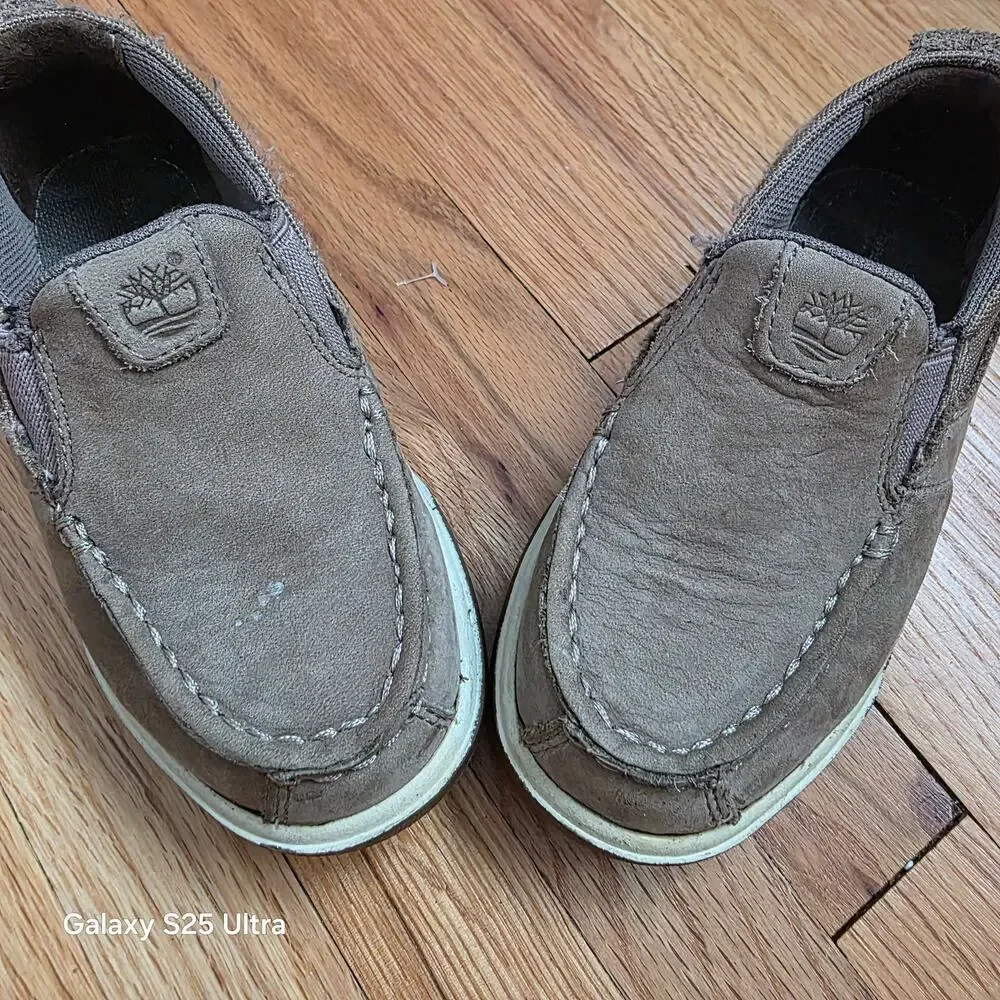 EUC‎ Timberland gray leather suede slip-on sneakers size 8